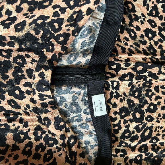 Aritzia leopard print midi skirt - Picture 3 of 4